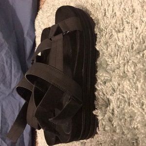 Call it spring Peresian platform sandals